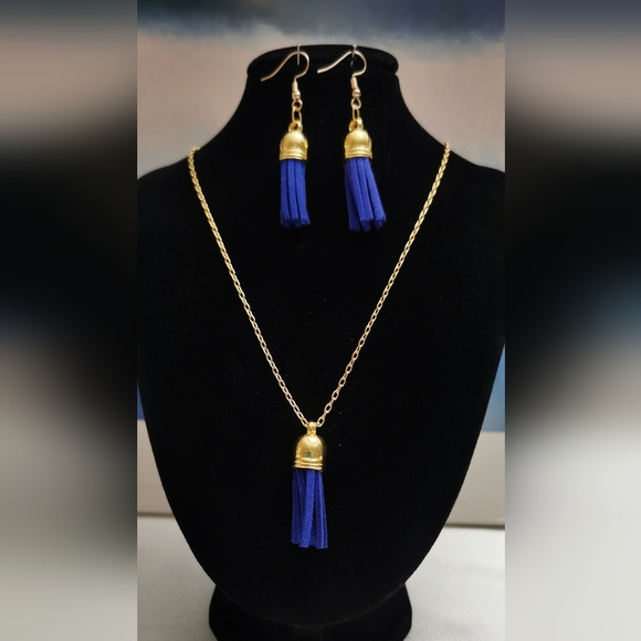 #13~New. Tassel Necklace and earring set - Picture 2 of 2